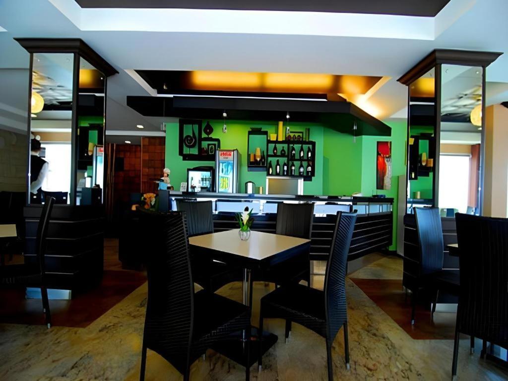באקולוד Mo2 Westown Hotel San Juan מראה חיצוני תמונה